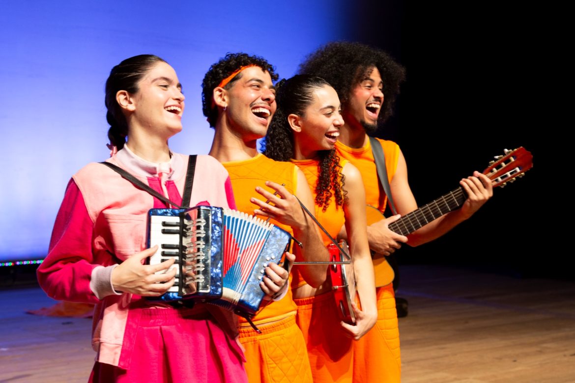 Trupe Qualquer - Espetáculo Café com Leite - Foto Tati Motta