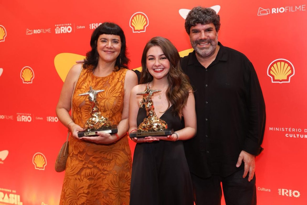 Mara Lobão, Klara Castanho e Rodrigo Montenegro – Foto: Roberto Filho