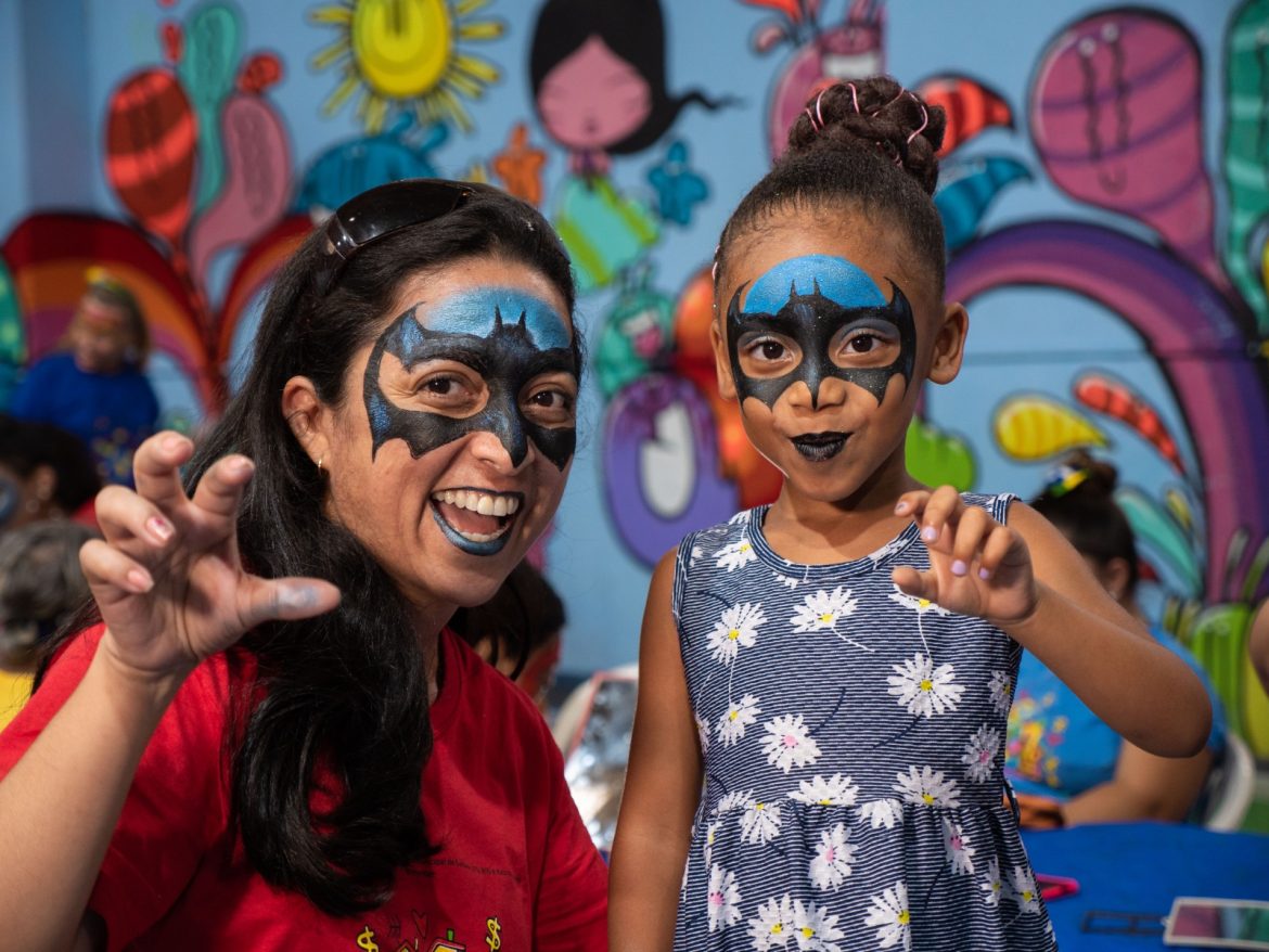Projeto social oferece 50 vagas para workshop gratuito de maquiagem artística com a temática festa infantil