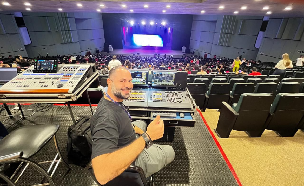 Gioia (foto) ministra curso de iluminação cênica