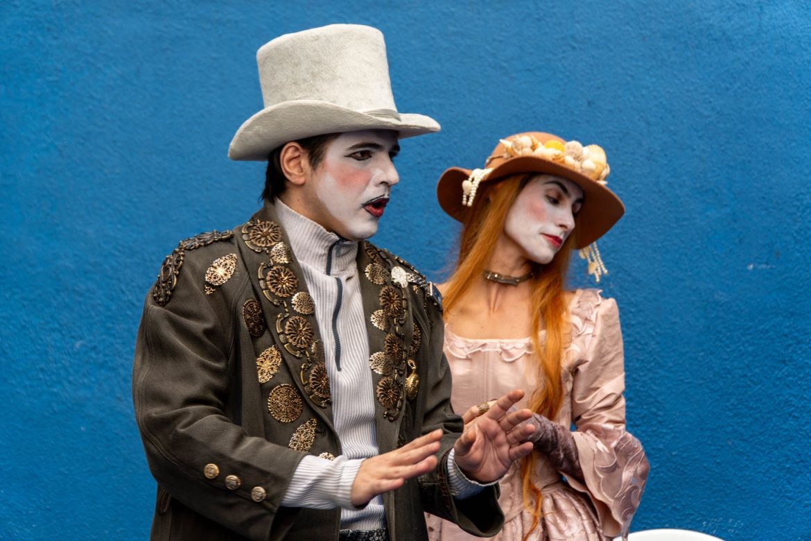 Teatro Riachuelo Rio abre seus bastidores em visitas teatralizadas no dia 28 de novembro