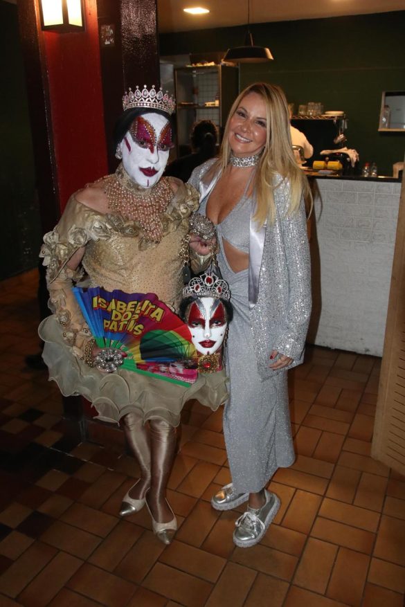 Viviane Fernandes com Isabelita dos Patins