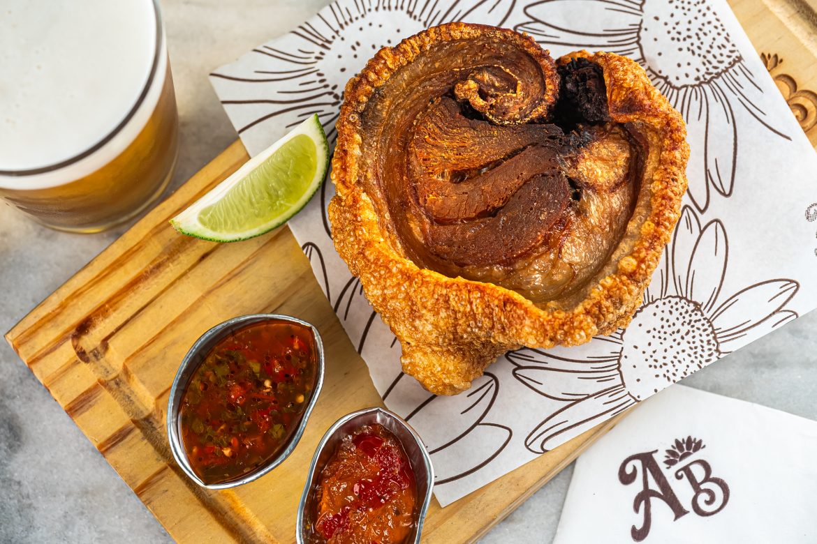 Antiquário do Breganha - Torresmo de Rolo - Foto: Tomás Vélez