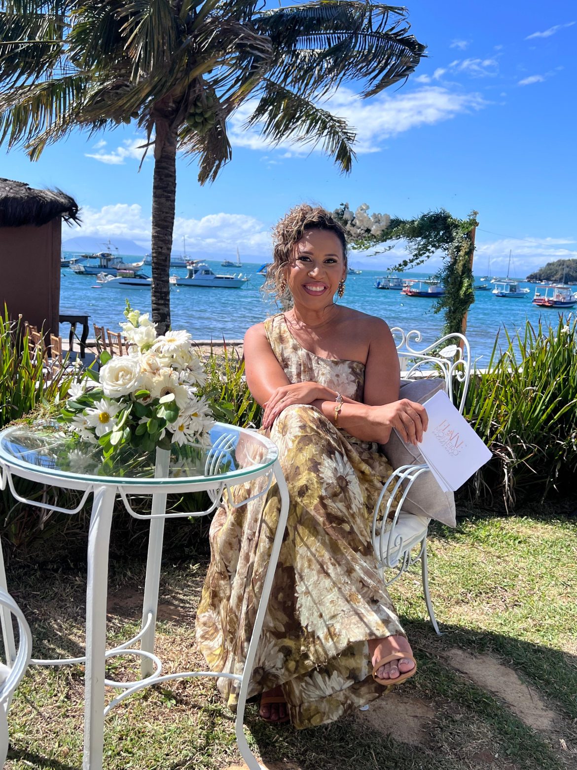 Celebrante Elaine Monteiro