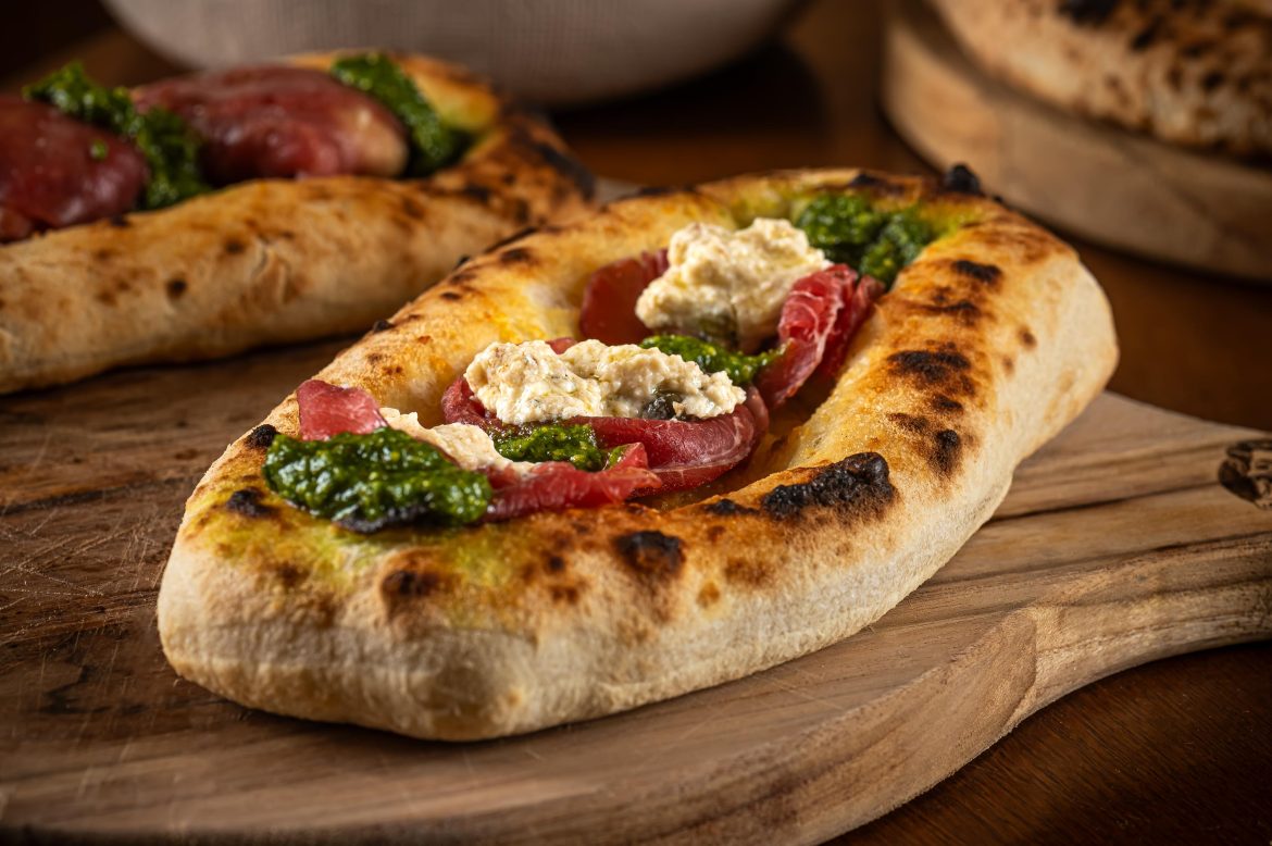 Oggi Pizza Napoletana - Focaccia con Bresaola - Foto: Tomás Vélez