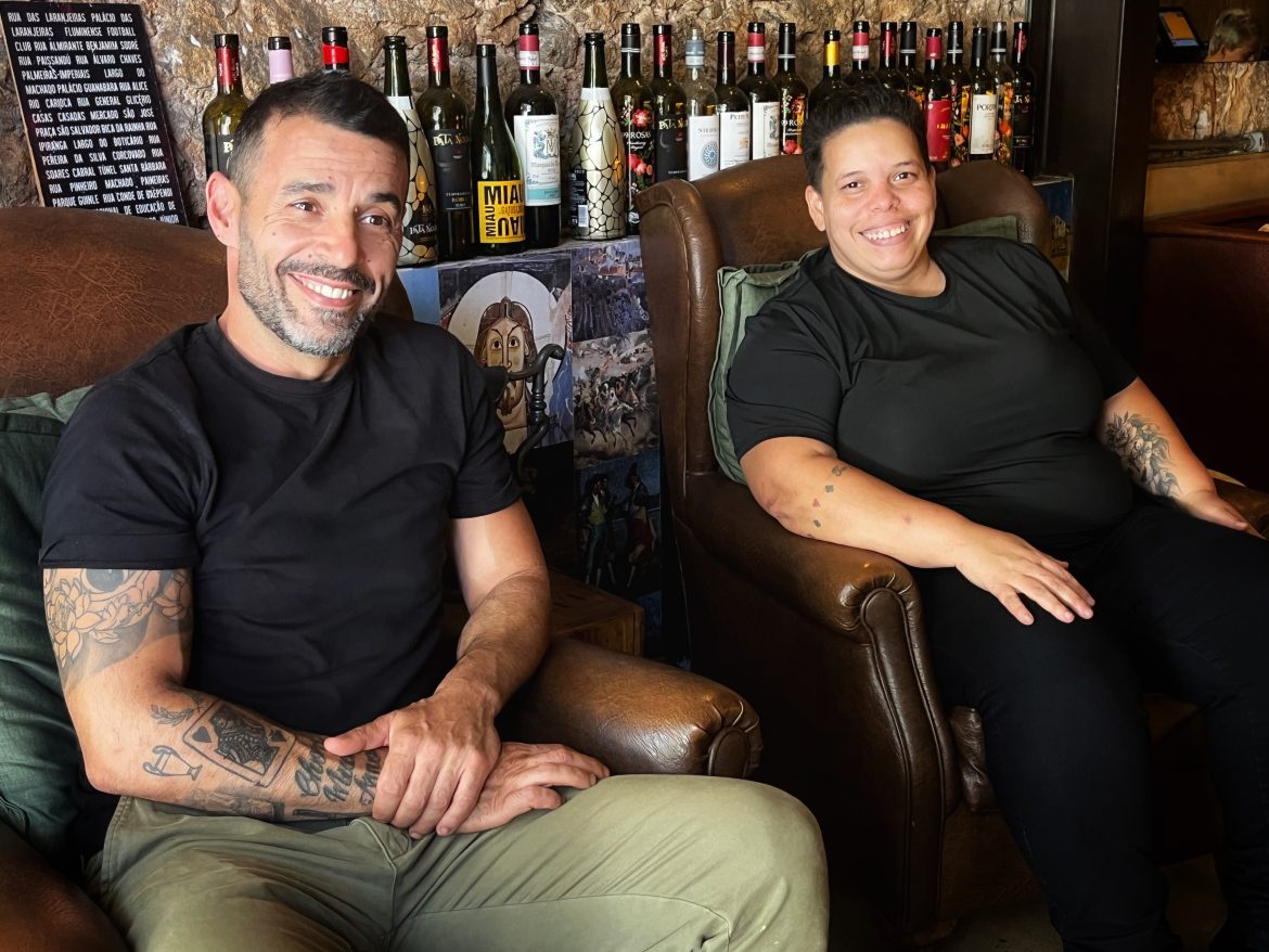 Pepe López e Juliane Assis