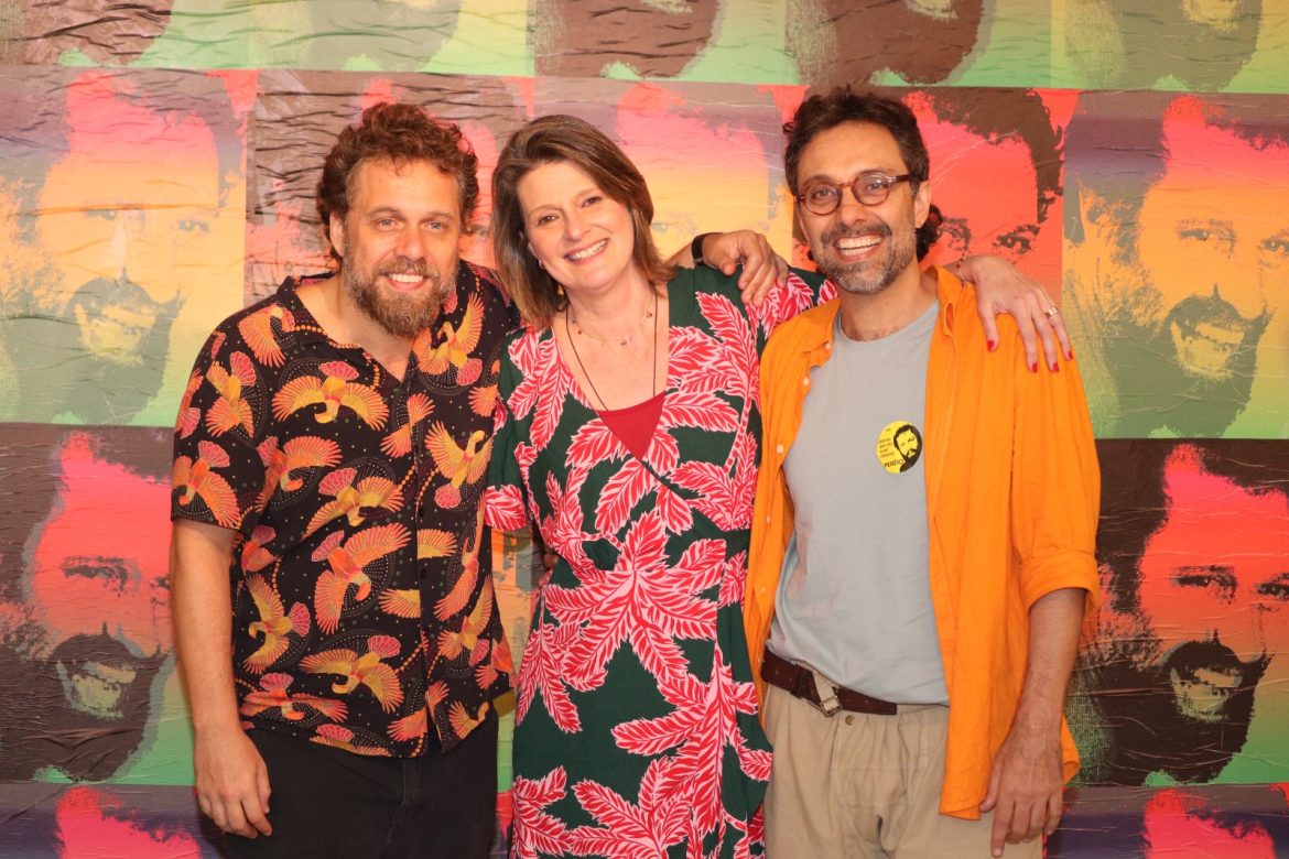 Projeto Leituras Afetivas é uma ideialização de João Velho (à esquerda), Lara (ao centro) e Thomaz (à direita), filhos de Pereio (Foto: Sylvio Romero Loureiro)