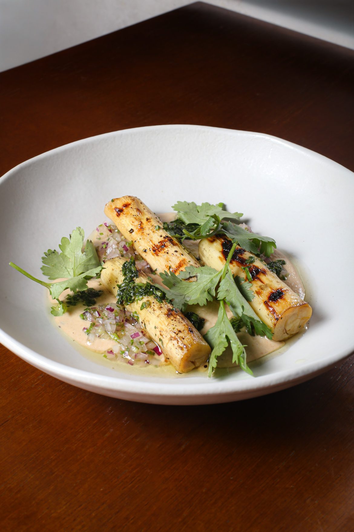 Pupunha com molho de amendoim