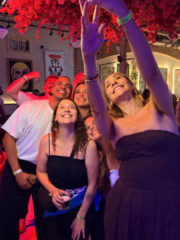 Maria Beltrão, Thiago Oliveira e Talitha Morete caem no samba nesta segunda-feira (15) Maria Beltrão, Thiago Oliveira e Talitha Morete caem no samba nesta segunda-feira (15)