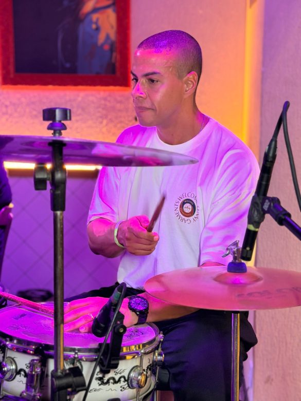 Maria Beltrão, Thiago Oliveira e Talitha Morete caem no samba nesta segunda-feira (15) Maria Beltrão, Thiago Oliveira e Talitha Morete caem no samba nesta segunda-feira (15)