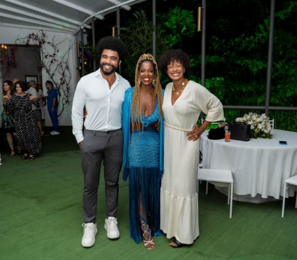 Isabel Fillardis – Diogo Almeida – Maria Gal Isabel Fillardis - Diogo Almeida - Maria Gal