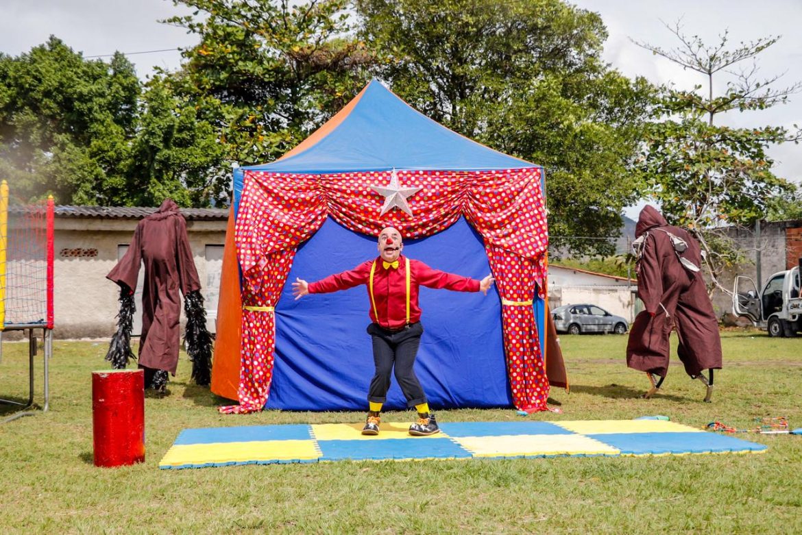 Companhia teatral de Maricá leva a arte do circo e da palhaçaria para a Argentina