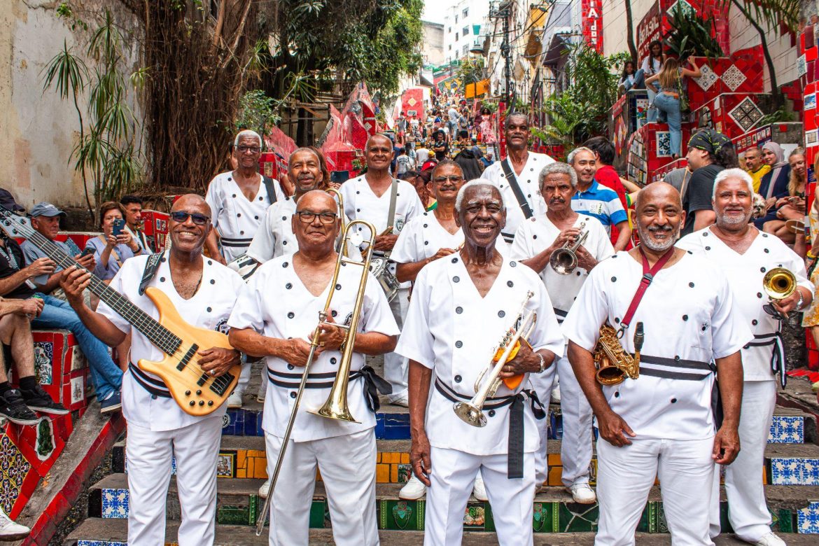 Cordão da Bola Preta comemora 107 anos com Feijoada na Lapa e apresentação de nova musa Lú Bandeira