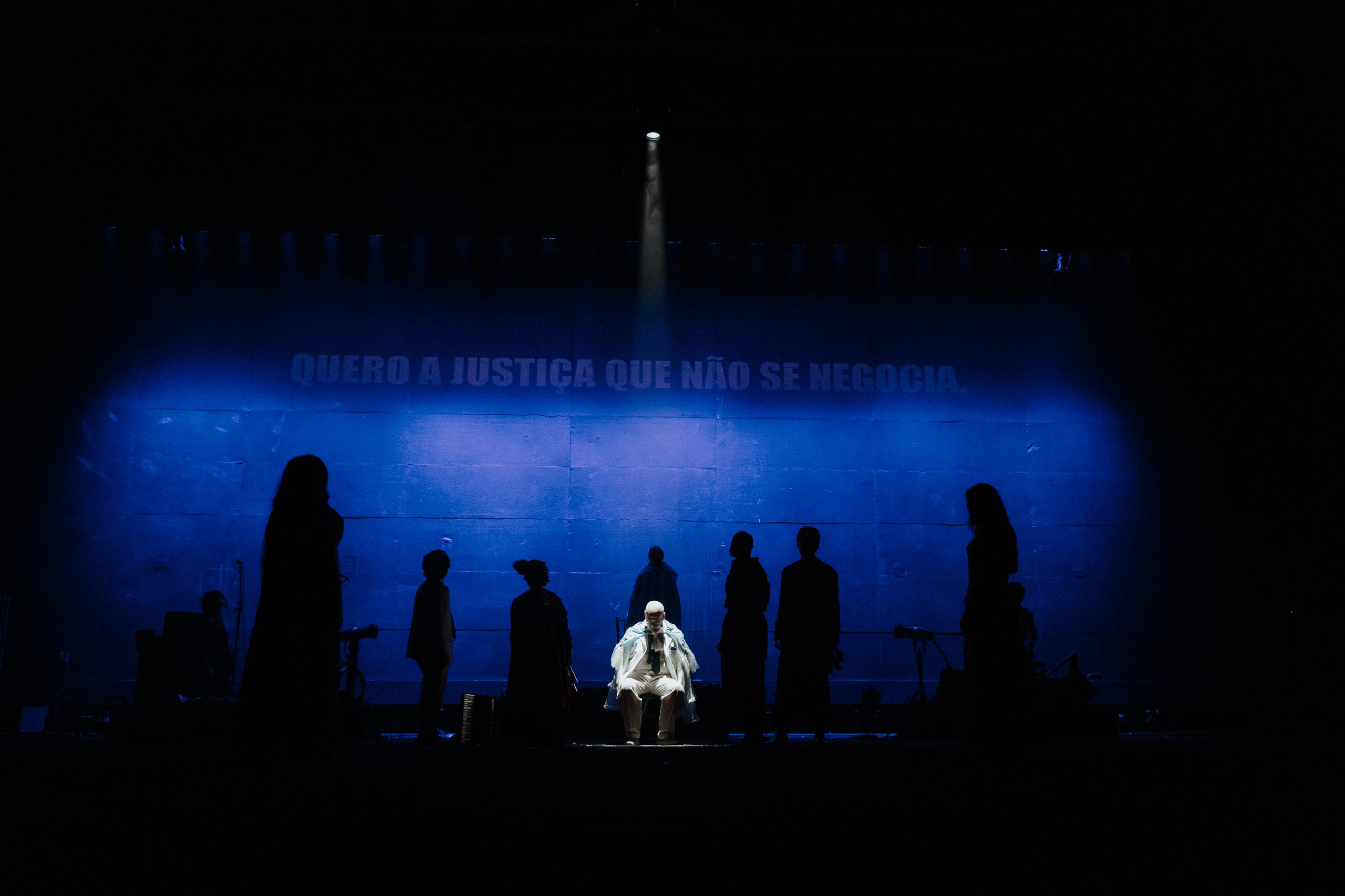 As Armas Milagrosas - Fotos de Marcelle Cerutti
