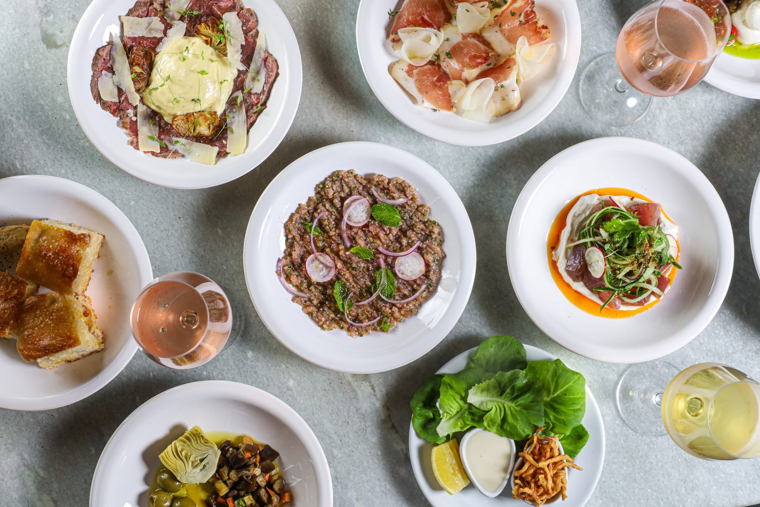 Verão no Rio: ostras, beliscos criativos, sorvetes autorais e bolo russo refrescante marcam a temporada gastronômica 7 Belisco - Foto: ais Barros