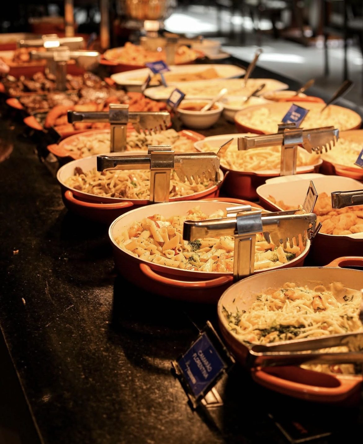 Coco Bambu da Barra da Tijuca lança buffet com camarão à vontade