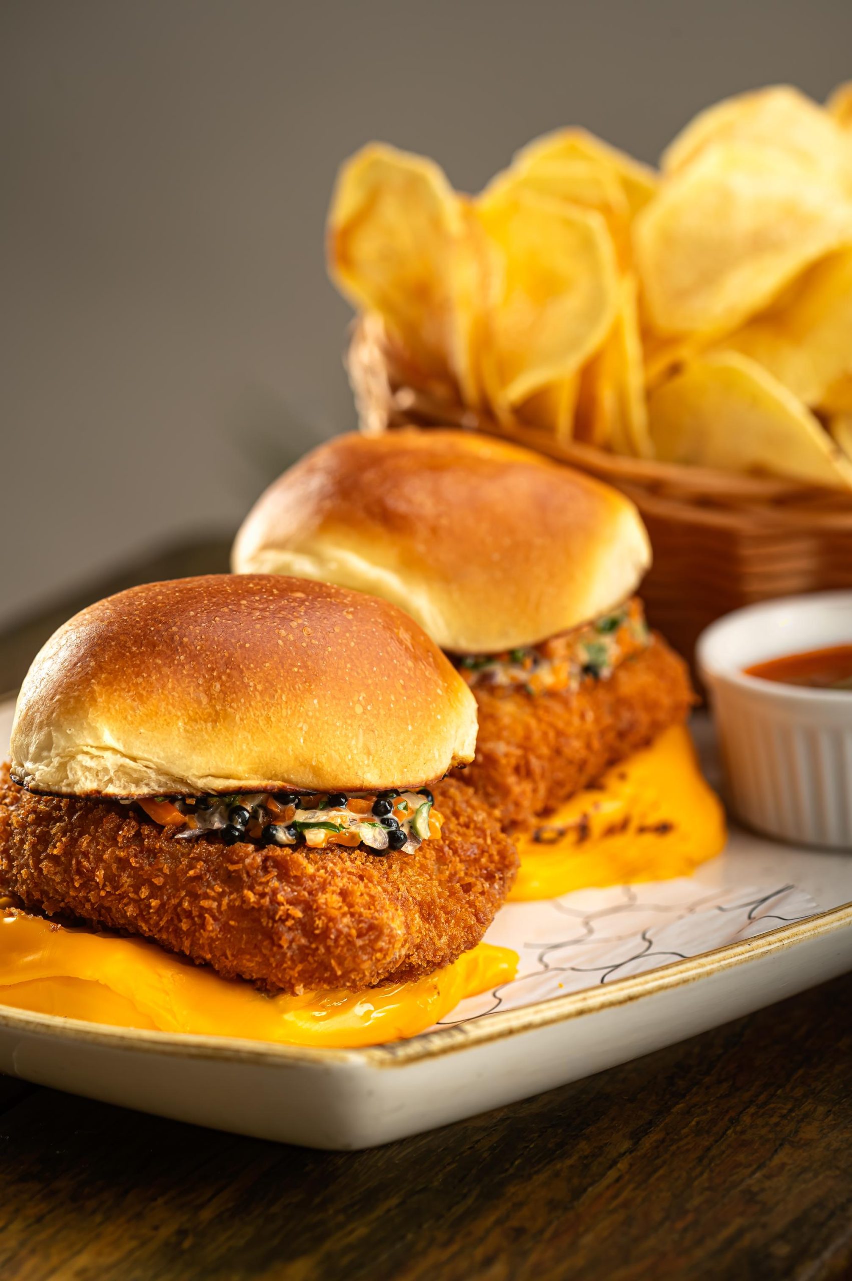 Escama - Escaminha Burger com Fritas - foto; Tomás Vélez