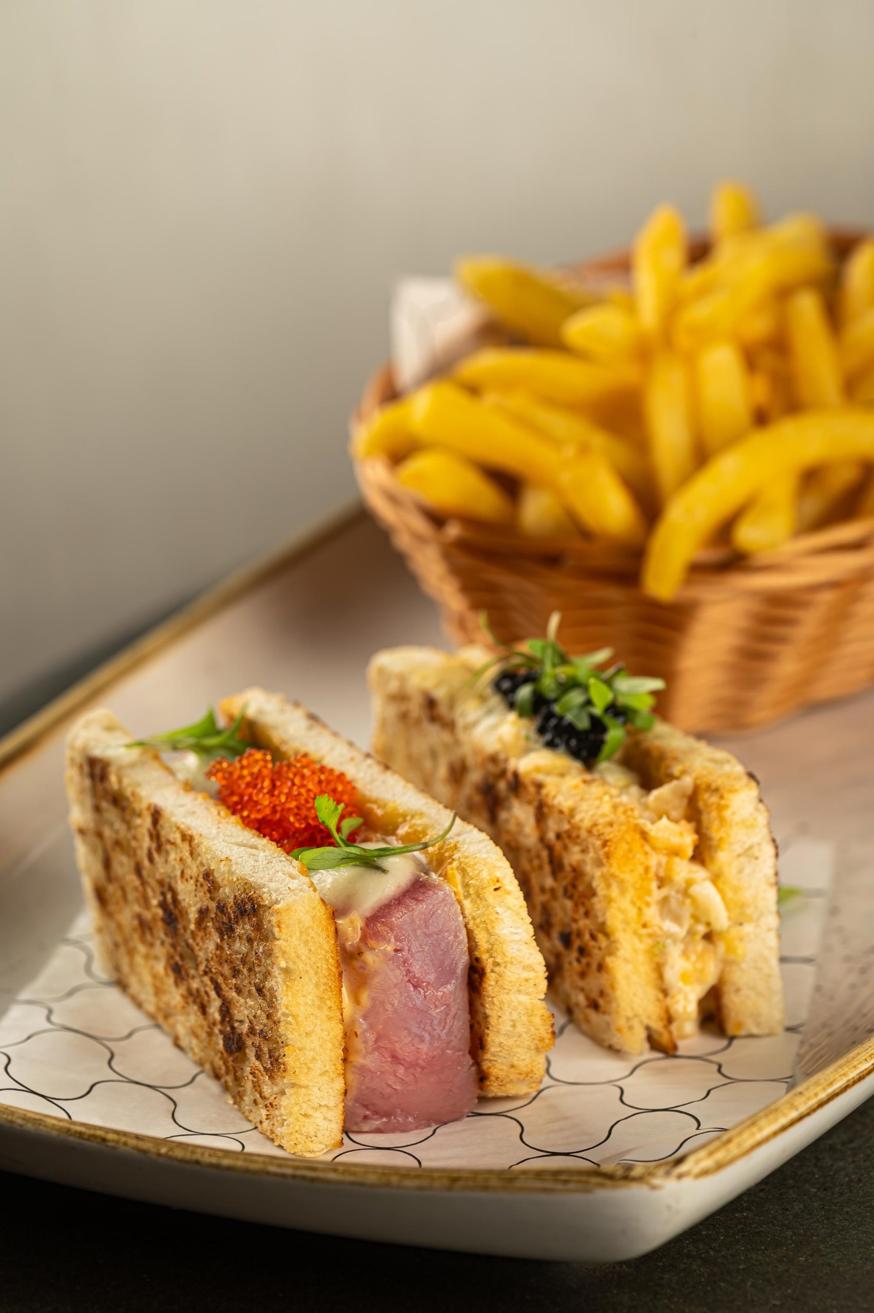 Escama - Katsu Lagostim e Atum - Foto: Tomás Vélez