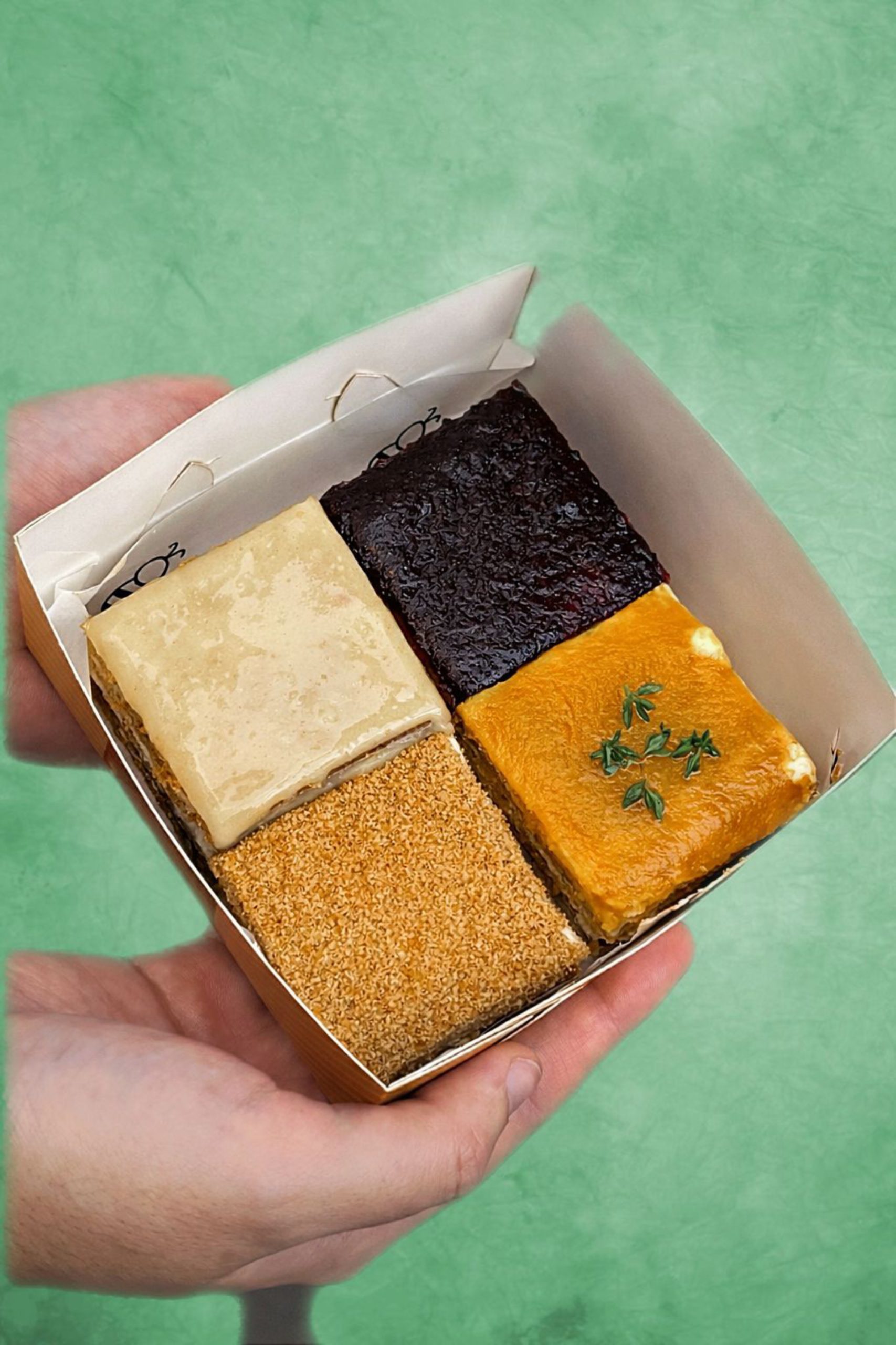 Verão no Rio: ostras, beliscos criativos, sorvetes autorais e bolo russo refrescante marcam a temporada gastronômica 9 O Medovik - Tropicalvik