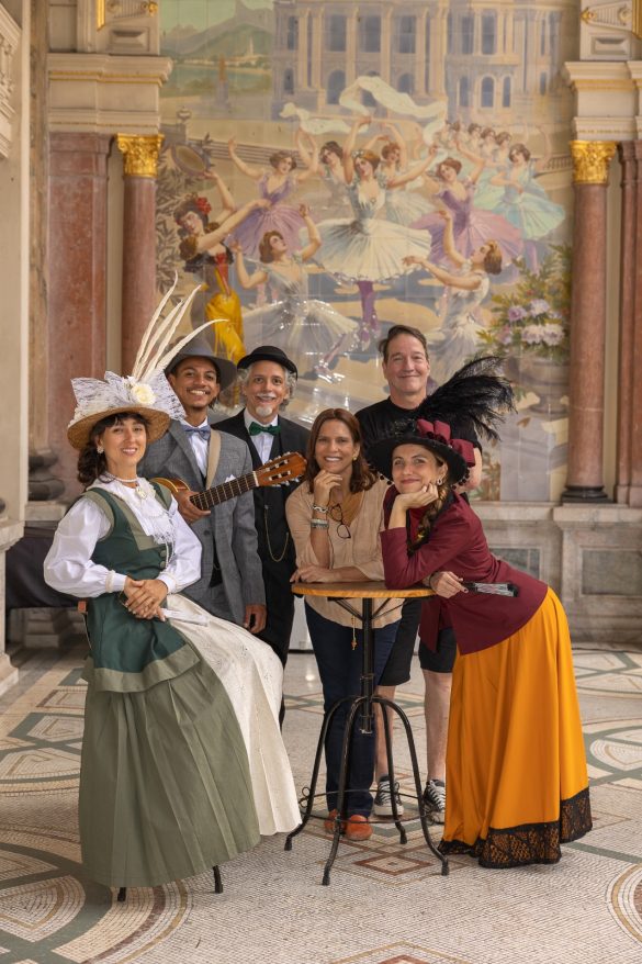 Daniela Chindler (centro) é a idealizadora do projeto