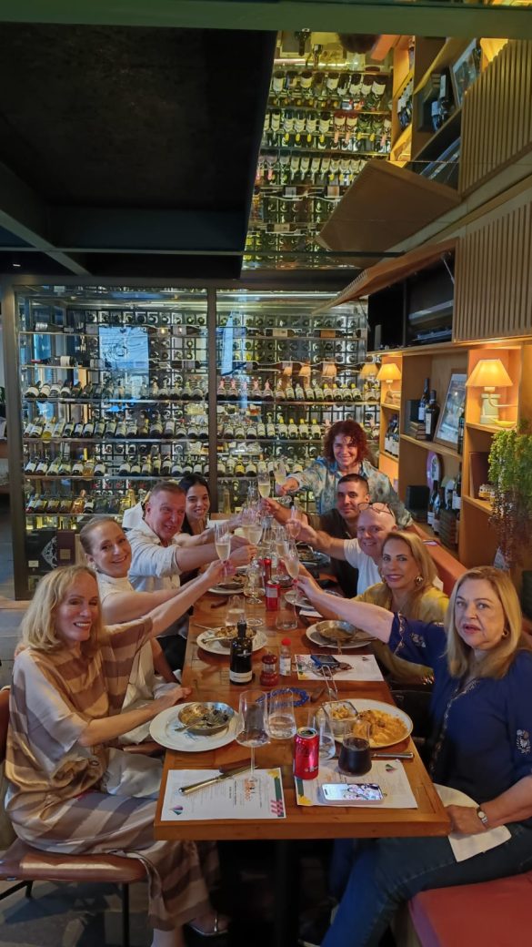 O brinde para Ana Botafogo