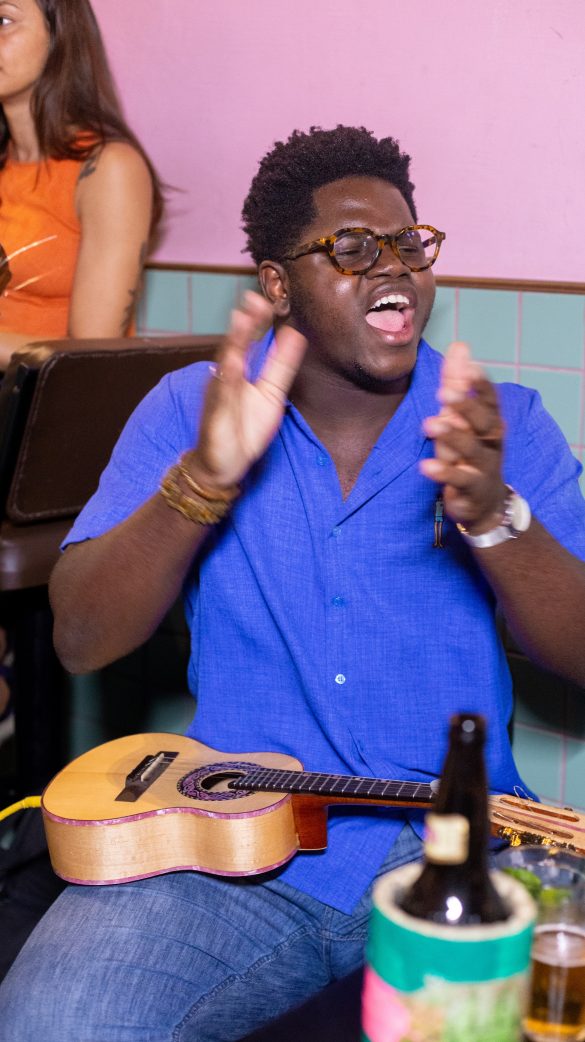 Suru Bar – Samba – Foto: Walber Soares Suru Bar - Samba - Foto: Walber Soares