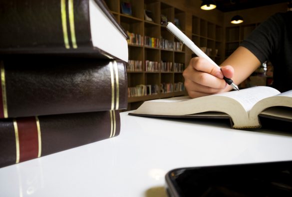 Direito não pode mais ser EaD: o que muda para quem quer fazer faculdade?