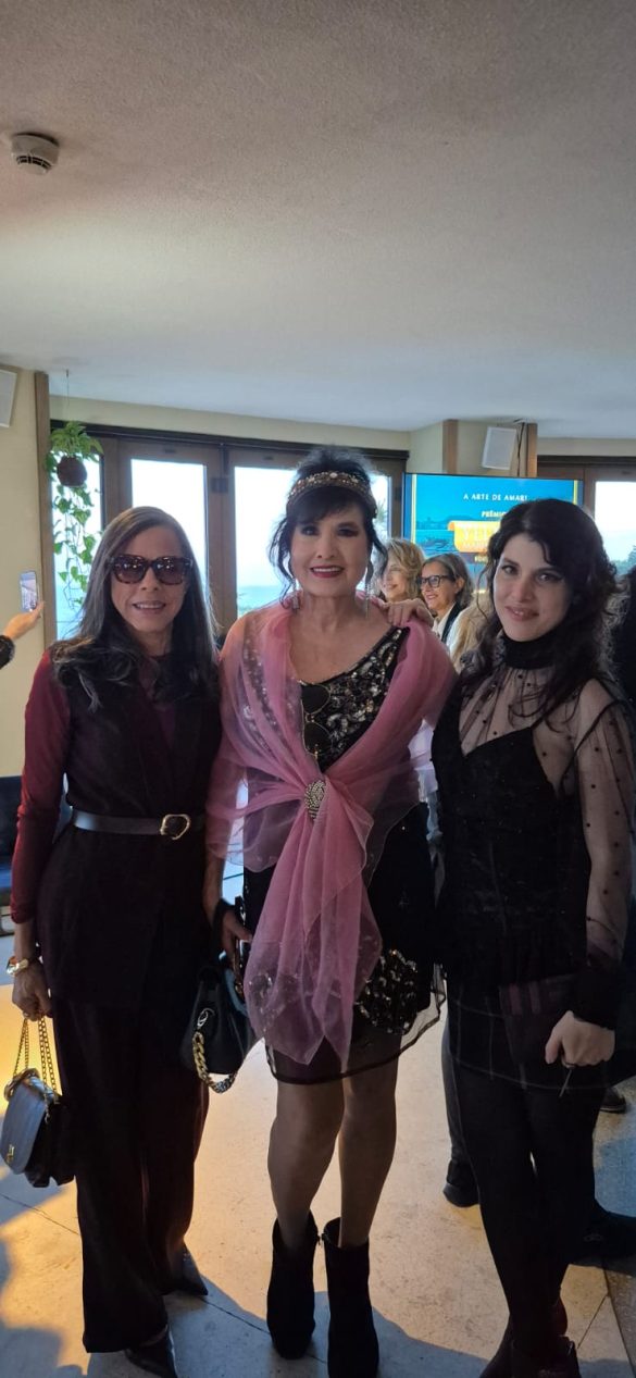 Vera Aninha, a cantora Hanna e Christine Valença