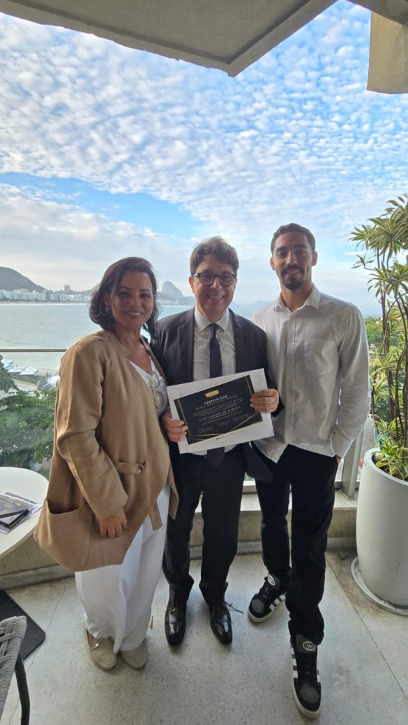 O jornalista Luiz Claudio de Almeida em família