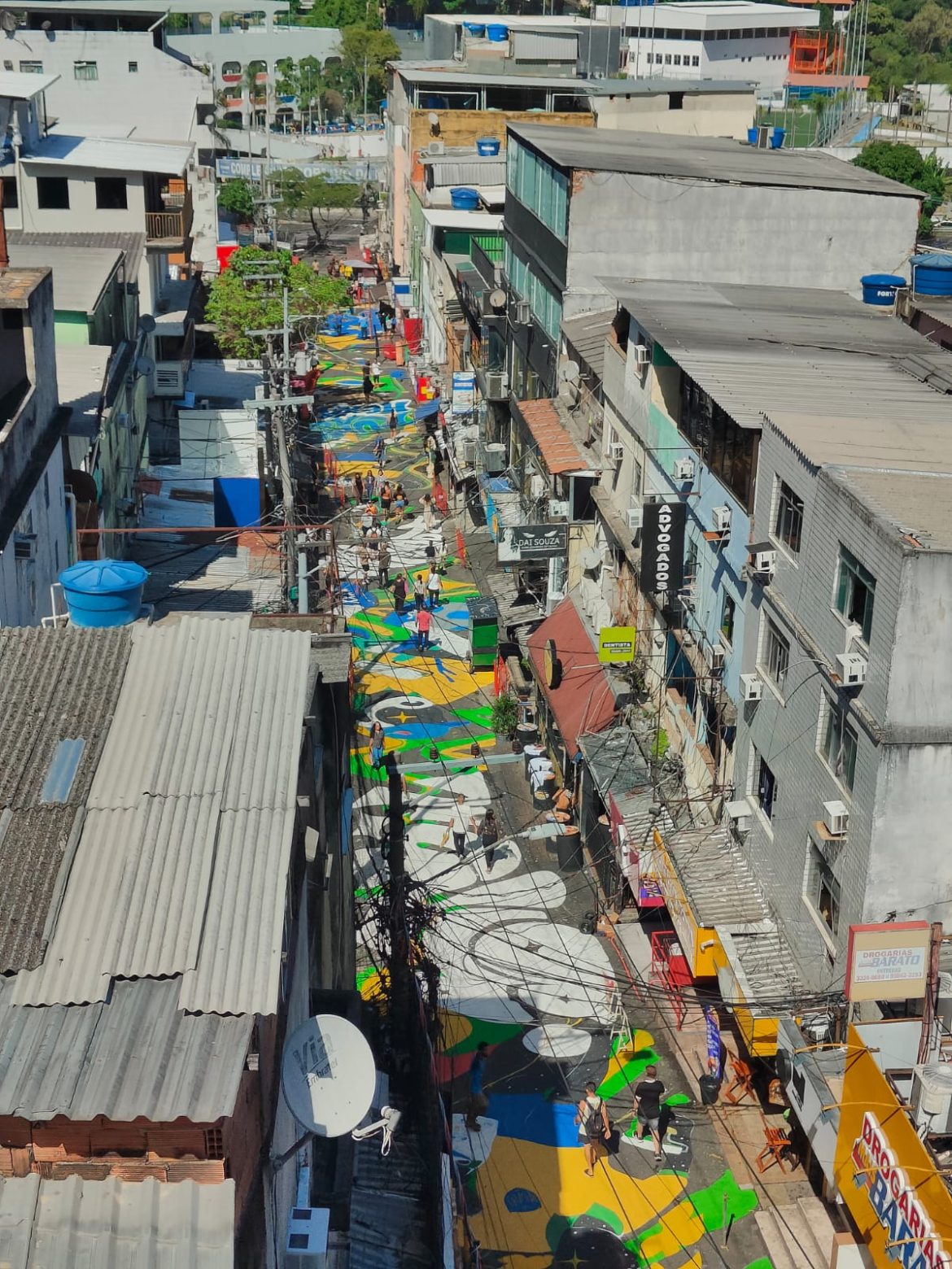 Rocinha vai exibir jogo do Brasil em um mega telão na Via Ápia Rocinha vai exibir jogo do Brasil em um mega telão na Via Ápia