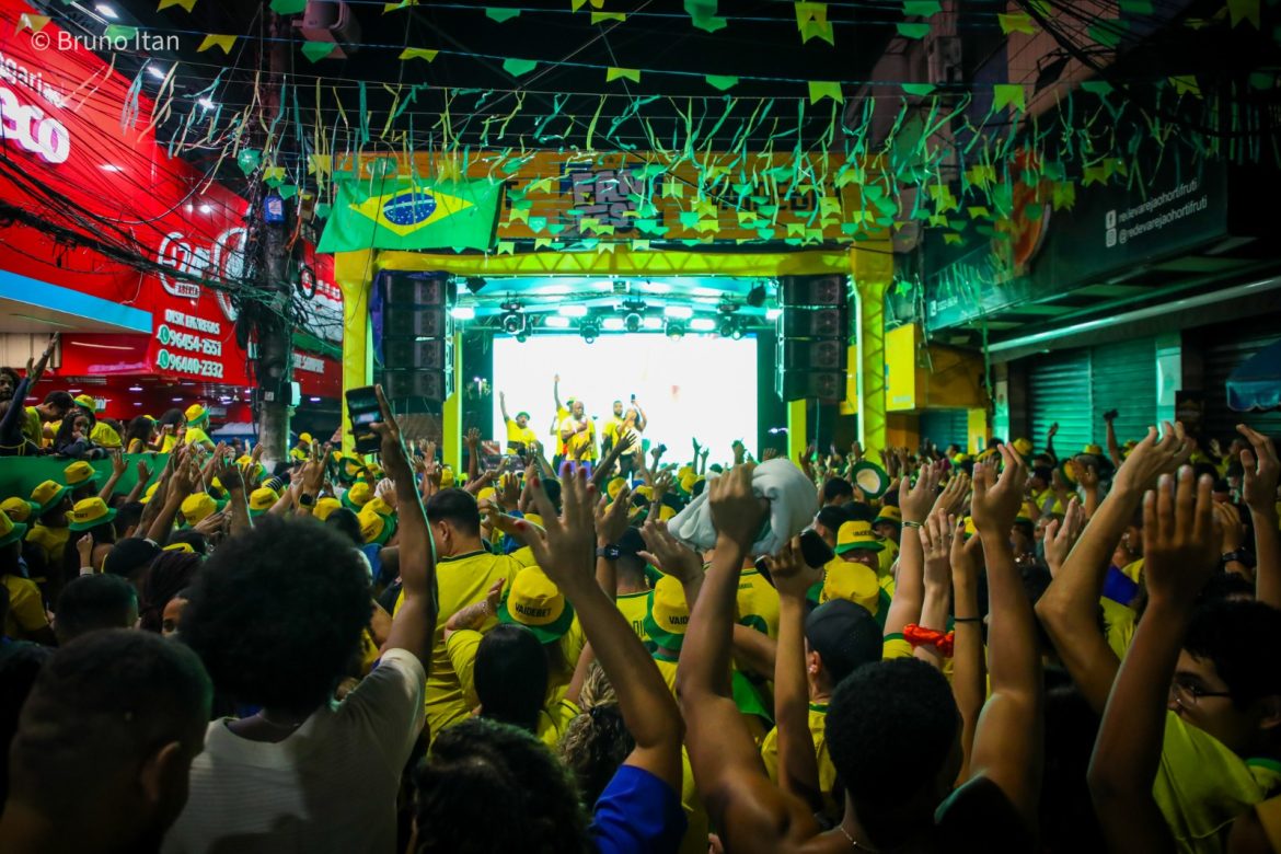 Point da Copa: Rocinha vai exibir jogo do Brasil x Haiti em telão na Via ÁPIA