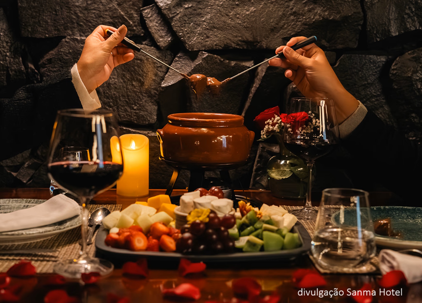 Festival de Inverno do Sanma Hotel celebra o melhor da estação em Foz do Iguaçu 7 Noite do fondue experiência do Festival de Inverno Sanma Hotel