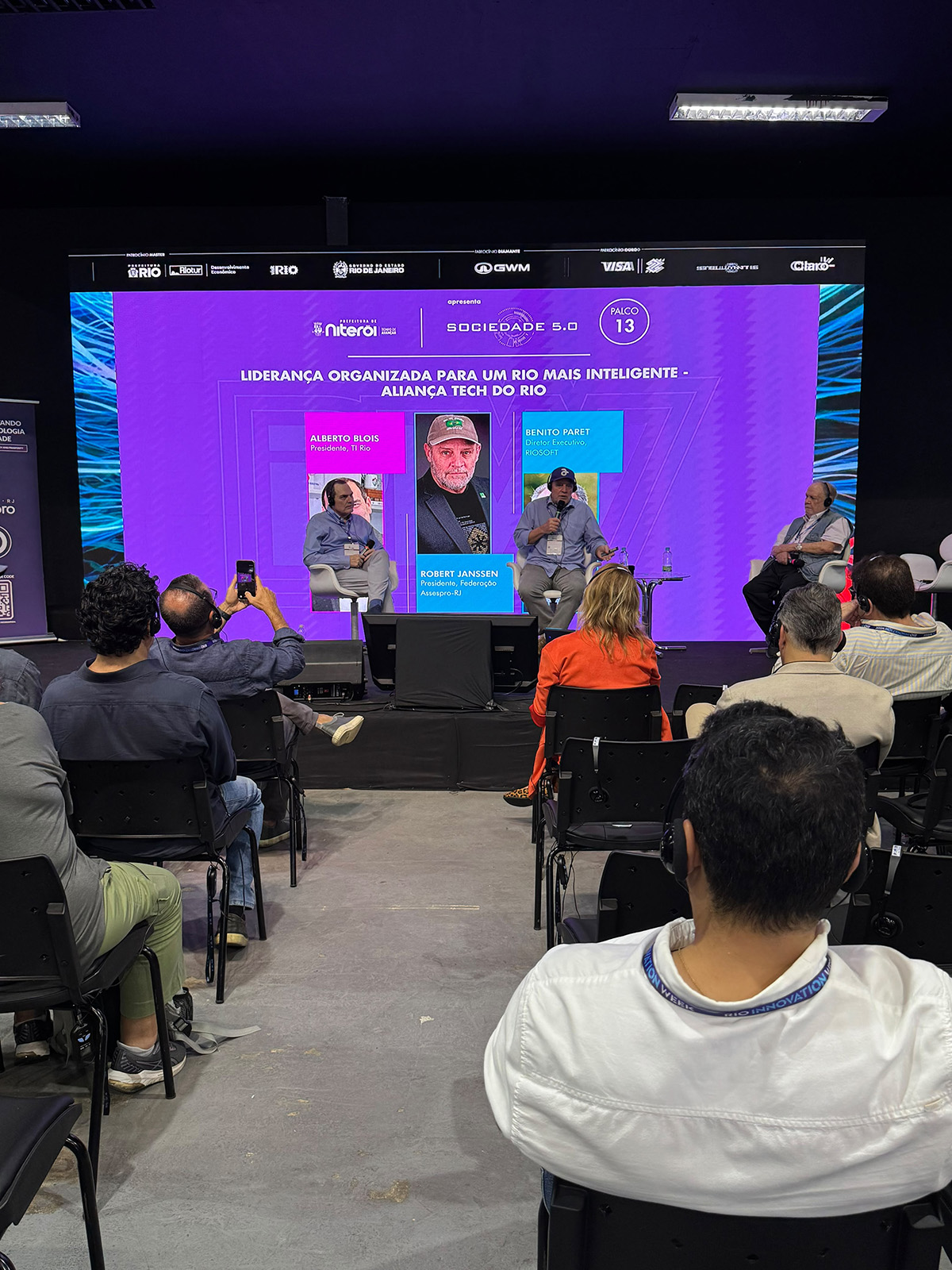 Assespro-RJ, Riosoft e TI Rio unem forças para fortalecer o ecossistema de tecnologia e inovação do Estado do Rio de Janeiro 9 Assespro-RJ, Riosoft e TI Rio unem forças para fortalecer o ecossistema de tecnologia e inovação do Estado do Rio de Janeiro