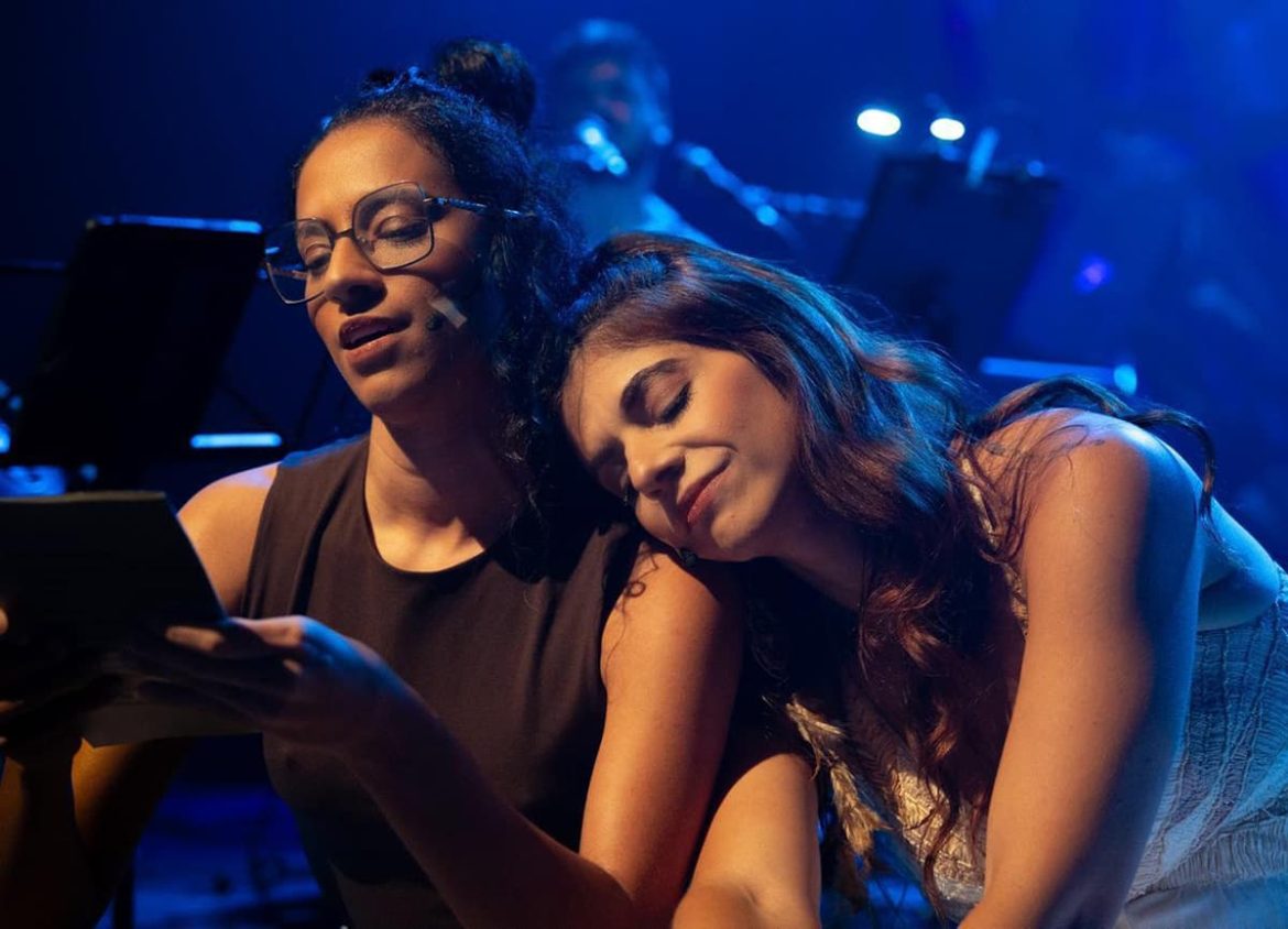 Carol Botelho e Deborah Marins em Um Rio dentro de mim
