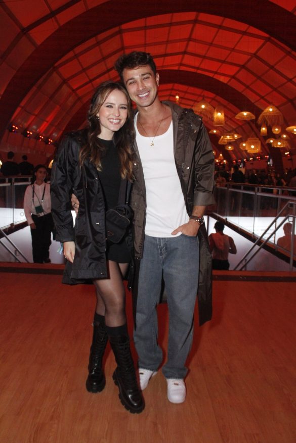 Larissa Manoela e André Luiz Frambach