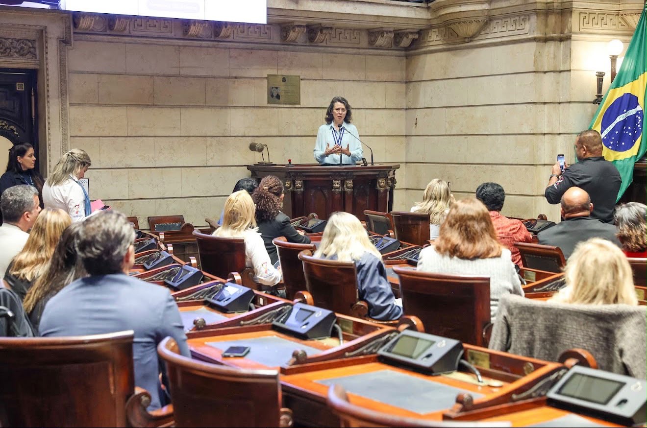 Câmara Municipal do Rio de Janeiro concede medalha Chiquinha Gonzaga à pesquisadora em Saúde e especialista em Ciência da Felicidade, Chrystina Barros 8 Câmara Municipal do Rio de Janeiro concede medalha Chiquinha Gonzaga à pesquisadora em Saúde e especialista em Ciência da Felicidade, Chrystina Barros