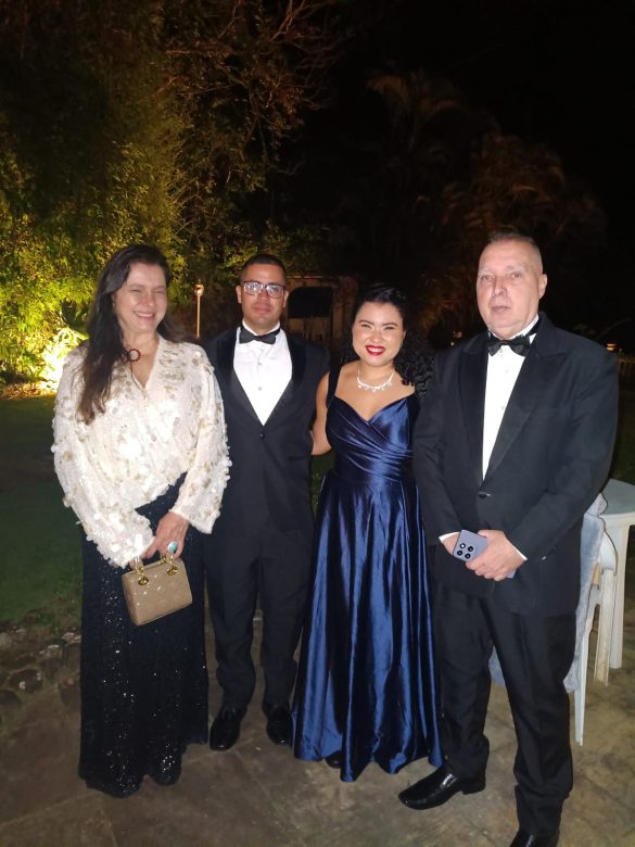 1000215943 Ana Cristina Carvalho, Matheus Oliveira, Ane Garin e Bayard Boiteux