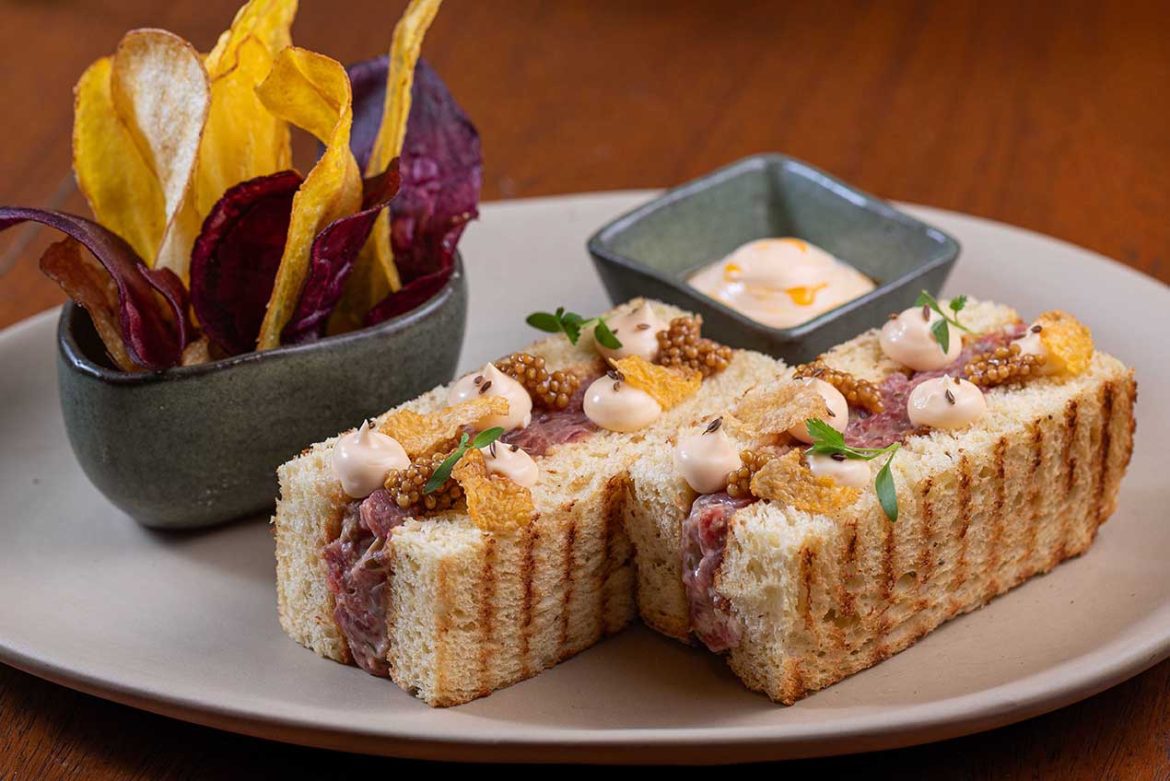 Steak Tartar Sando – Foto: Lipe Borges Steak Tartar Sando - Foto: Lipe Borges
