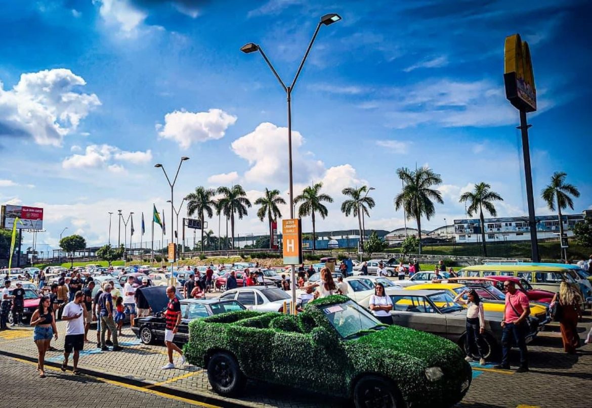 Carioca Shopping promove Encontro de Carros Antigos com mercado de pulgas e premiações