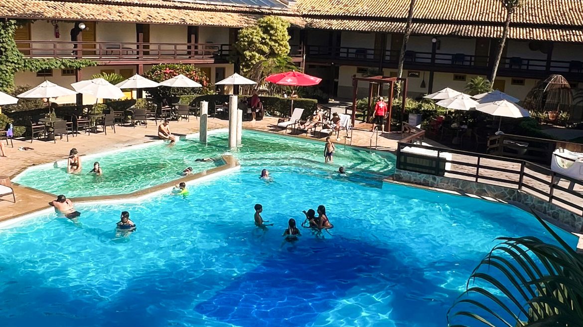 Piscina e jacuzzis climatizados _ Vilarejo Praia Resort - Foto: Julia Carvalho