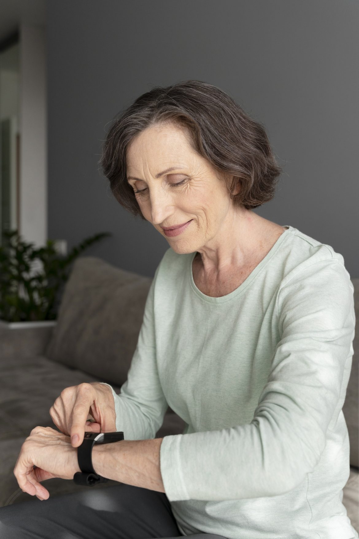 Menopausa pode ser diagnosticada sem exames hormonais na maioria das mulheres, explica especialista